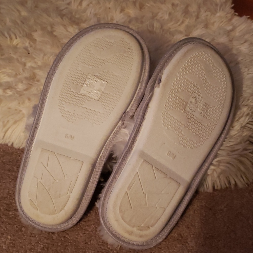 Slippers - Picture 3 of 3